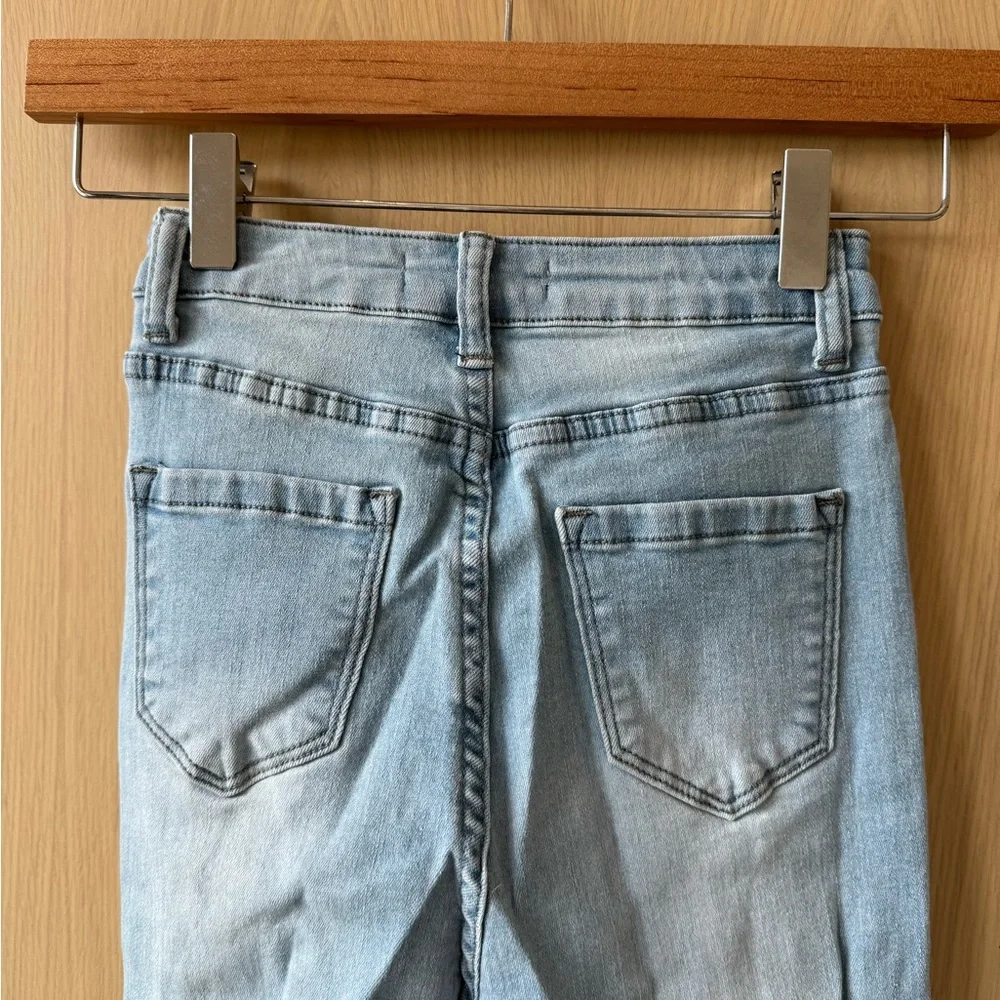 NVGTN XS Navishape Light Wash Ripped Jeans - Picture 9 of 9